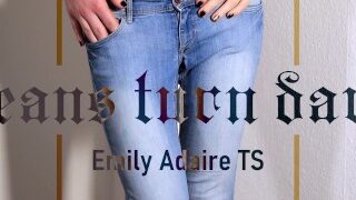 Tranny Emily Adaire moja sus jeans