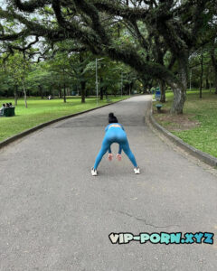 yasmin dornelles leggings apretados